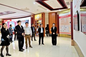 国家药监局副局长徐景和视察仁和集团