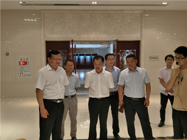 宜春市委常委、副市长李兴辉视察仁和集团.jpg