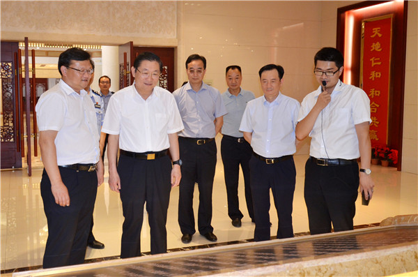 江西省政府副省长秦义视察仁和集团.jpg